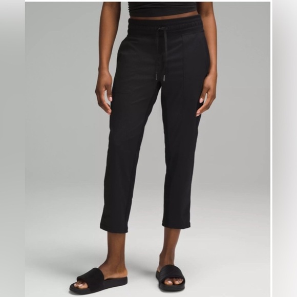 Lululemon dance studio cropped pants size 4 - Picture 2 of 7